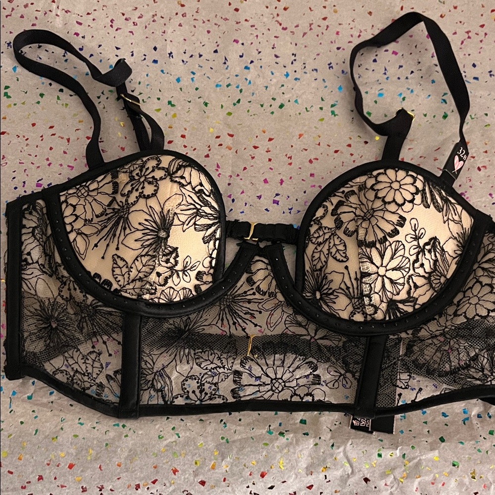 Victoria's Secret Black and Cream Lace Bra